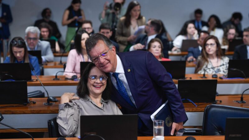Senador Laércio Oliveira homenageia Damares Alves na posse da Comissão de Direitos Humanos