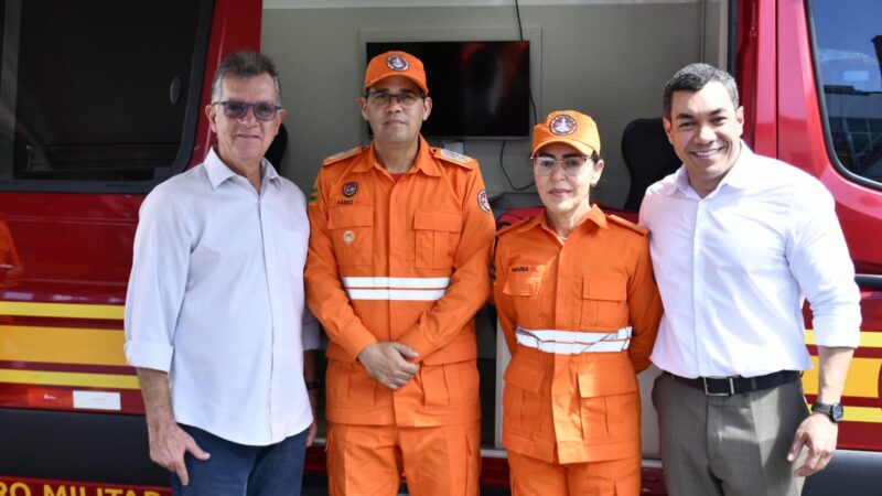 Senador Laércio Oliveira entrega primeira viatura de comando móvel ao Corpo de Bombeiros de Sergipe