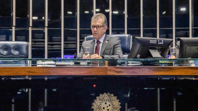 Laércio Oliveira assina a CPI para investigar a sexualização de crianças