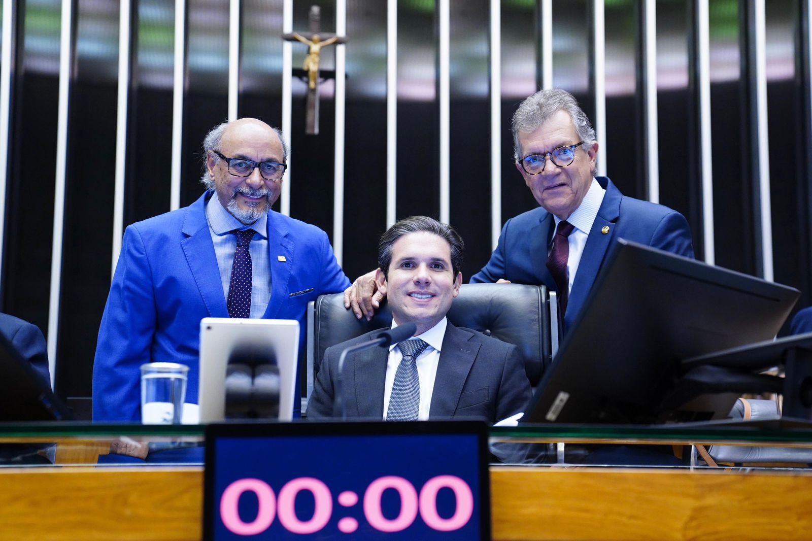 Senador Laércio destaca trabalho temporário como oportunidade para jovens ingressarem no mercado formal