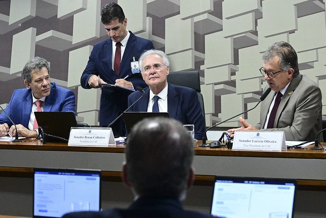 Laércio cobra da Fazenda a desoneração da folha de pagamento dos serviços