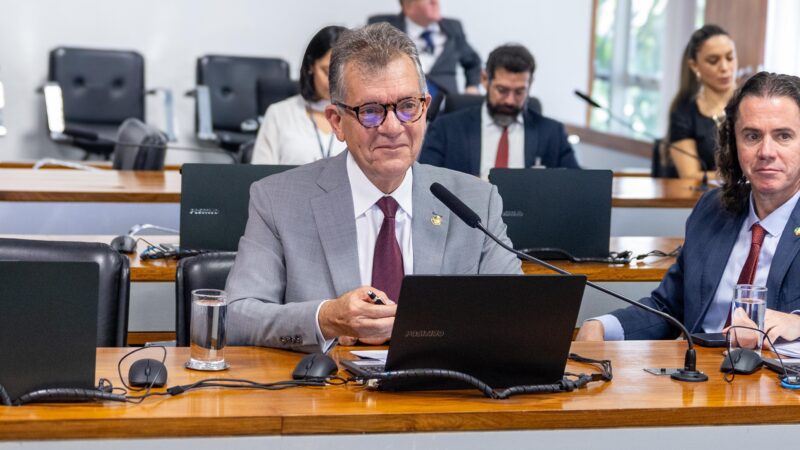 Senador Laércio destaca em debate na TV Senado avanços e desafios da Educação à Distância