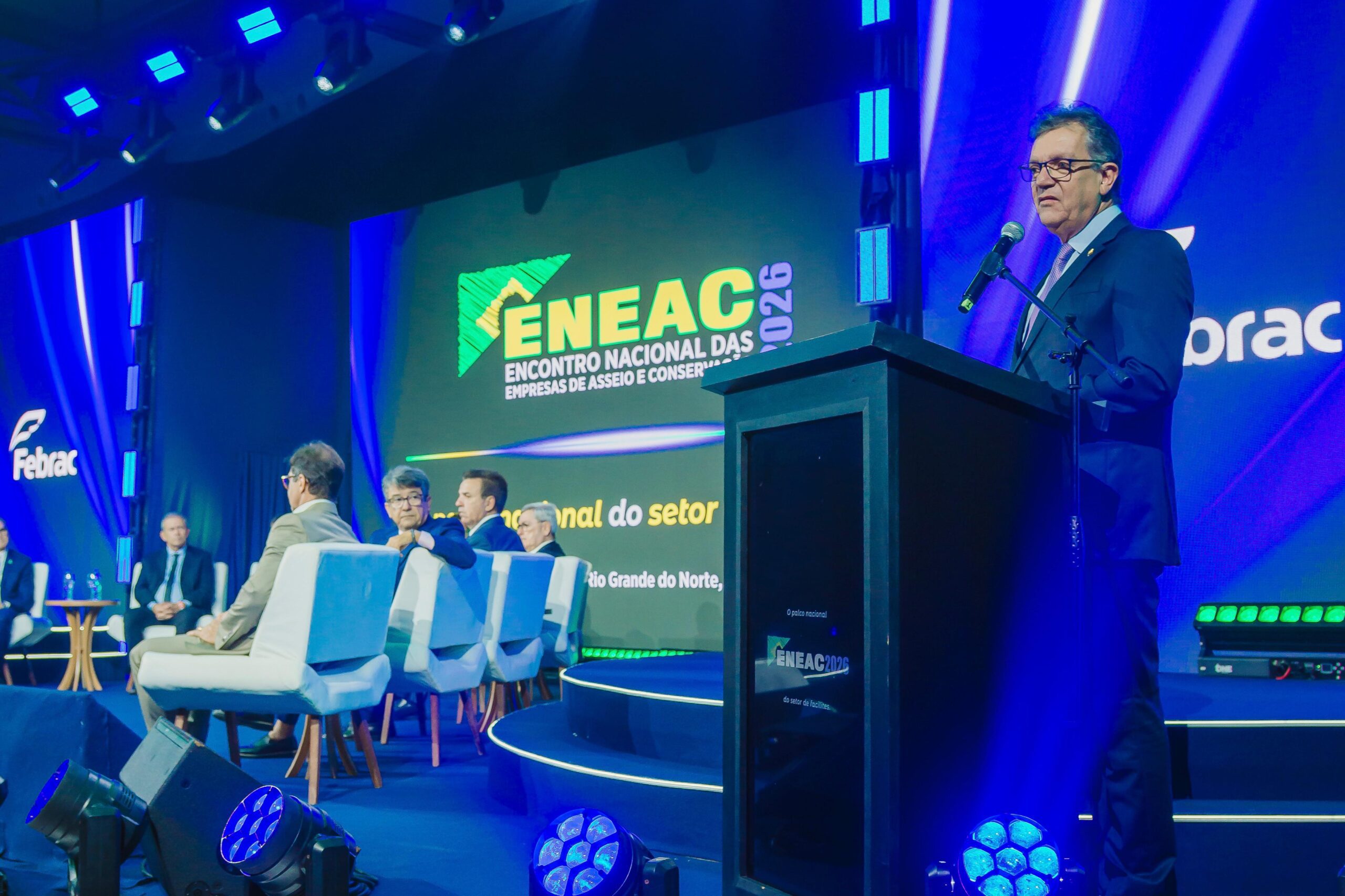 Laércio apresenta propostas para estimular empregos