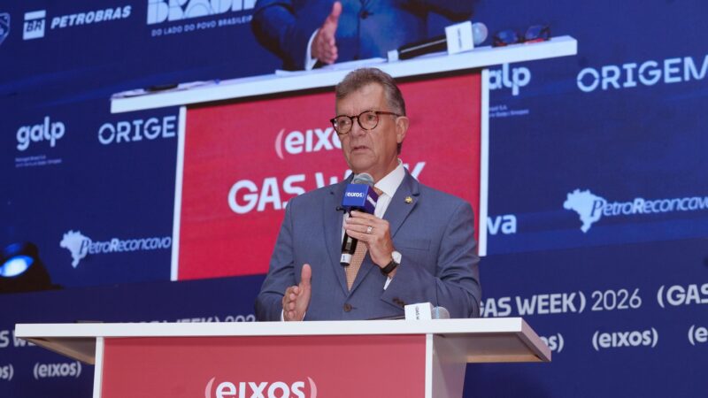 Senador Laércio é homenageado na Gas Week 2026 como relator da Lei do Gás