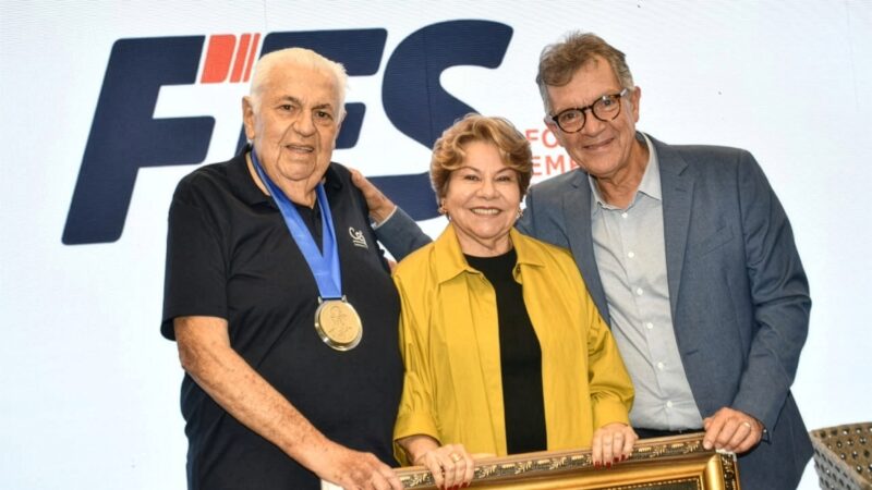 Senador Laércio Oliveira participa de homenagem do Fórum Empresarial ao empresário Luciano Barreto